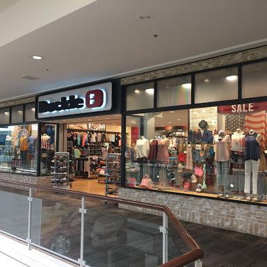 Buckle store front