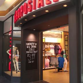 Aéropostale store front